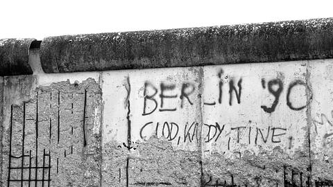 Die Berliner Mauer - Foto: iStock / jessekarjalainen