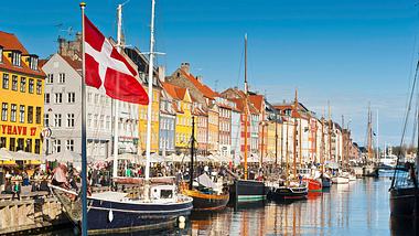 Die Dänen machen weniger Überstunden, sind aber trotzdem produktiver - Foto: iStock / fotoVoyager