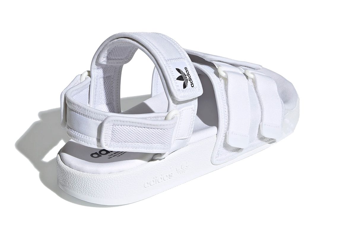 Die New adilette von adidas