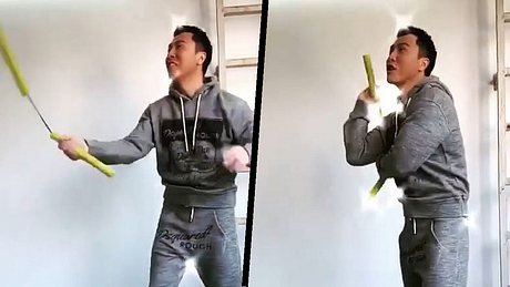 Donnie Yen mit Nunchucks - Foto: Instagram / donnieyenofficial