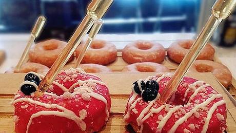 Donuts mi Alkohol: Die Habit Doughnut Dispensary aus Denver serviert hochprozentige Köstlichkeiten - Foto: Habit Doughnut Dispensary