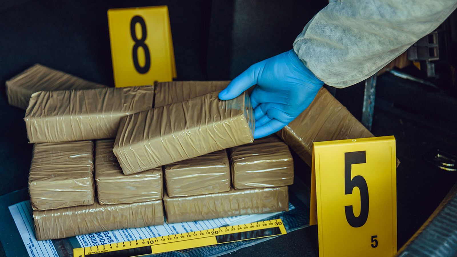 384 Kilogramm reines Kokain in irrem Versteck gefunden | Männersache