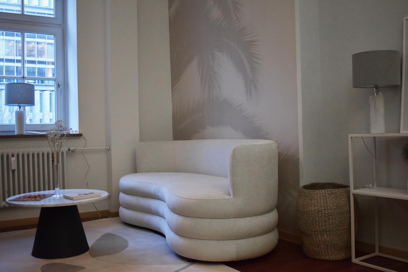 Diese Interior-Trends sorgen für maximale Gemütlichkeit Couch in Content Lounge