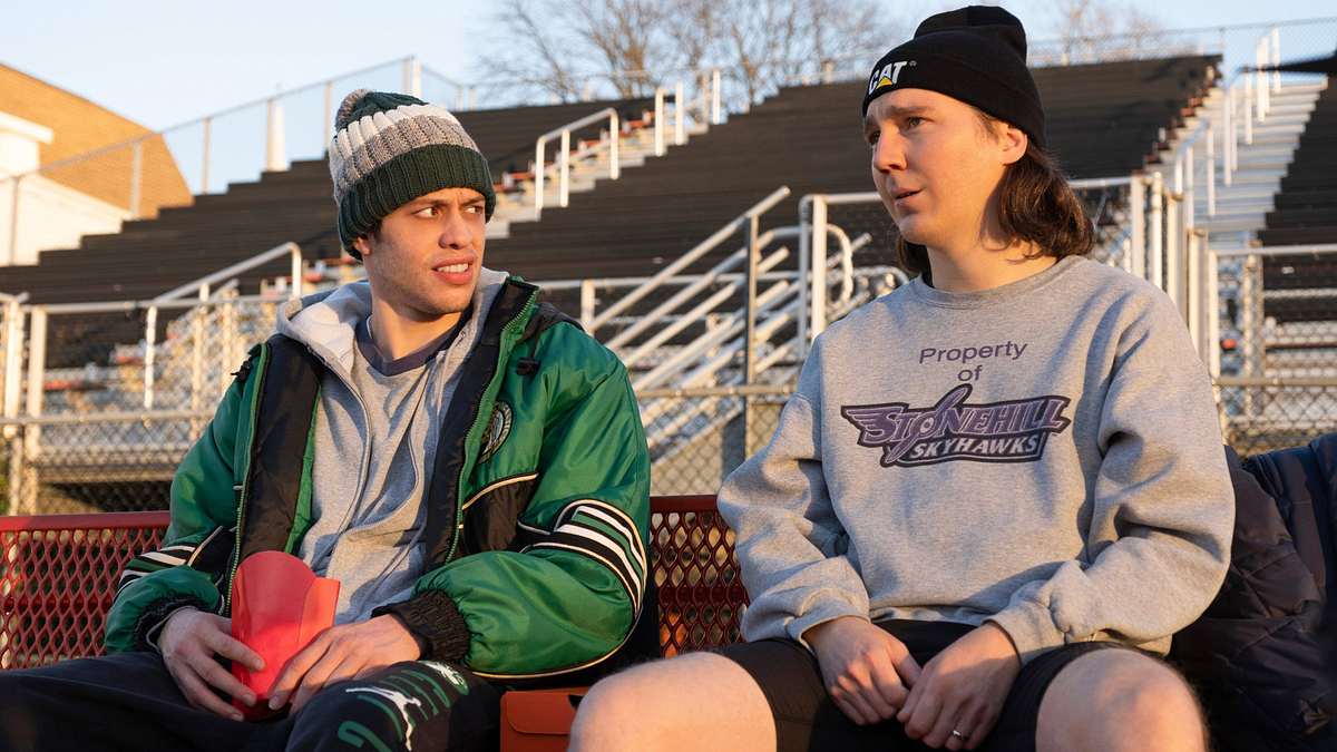 Paul Dano und Pete Davidson in Dumb Money