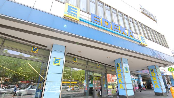 Edeka Supermarkt - Foto: iStock / TkKurikawa