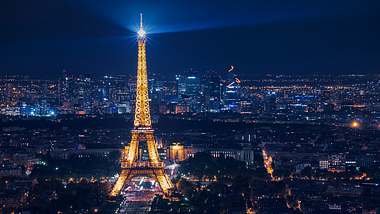 Eiffelturm bei Nacht - Foto: anyaberkut/iStock