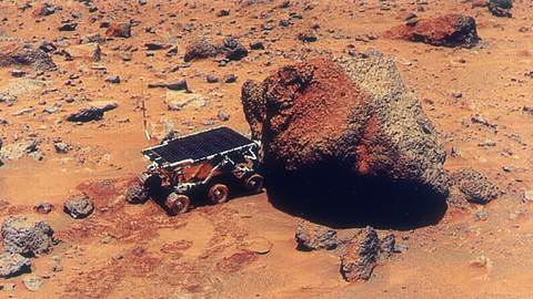 Ein Mars-Rover untersucht dessen Oberfläche - Foto: Getty Images / Space Frontiers