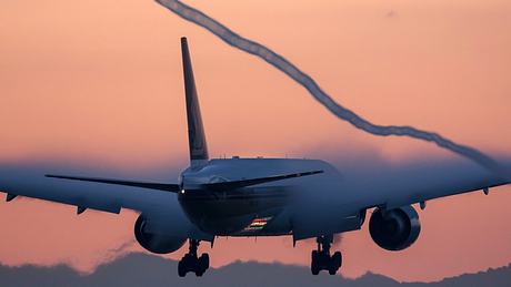 Eine Boeing 777 - Foto: iStock / Jetlinerimages