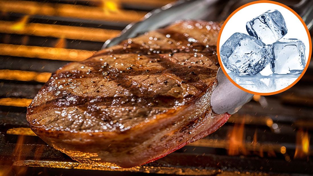 Eiswürfel auf das Steak legen Eiswürfel auf das Steak legen