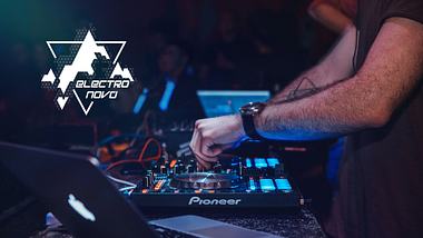 DJ am Mischpult - Foto: Elektro Nova