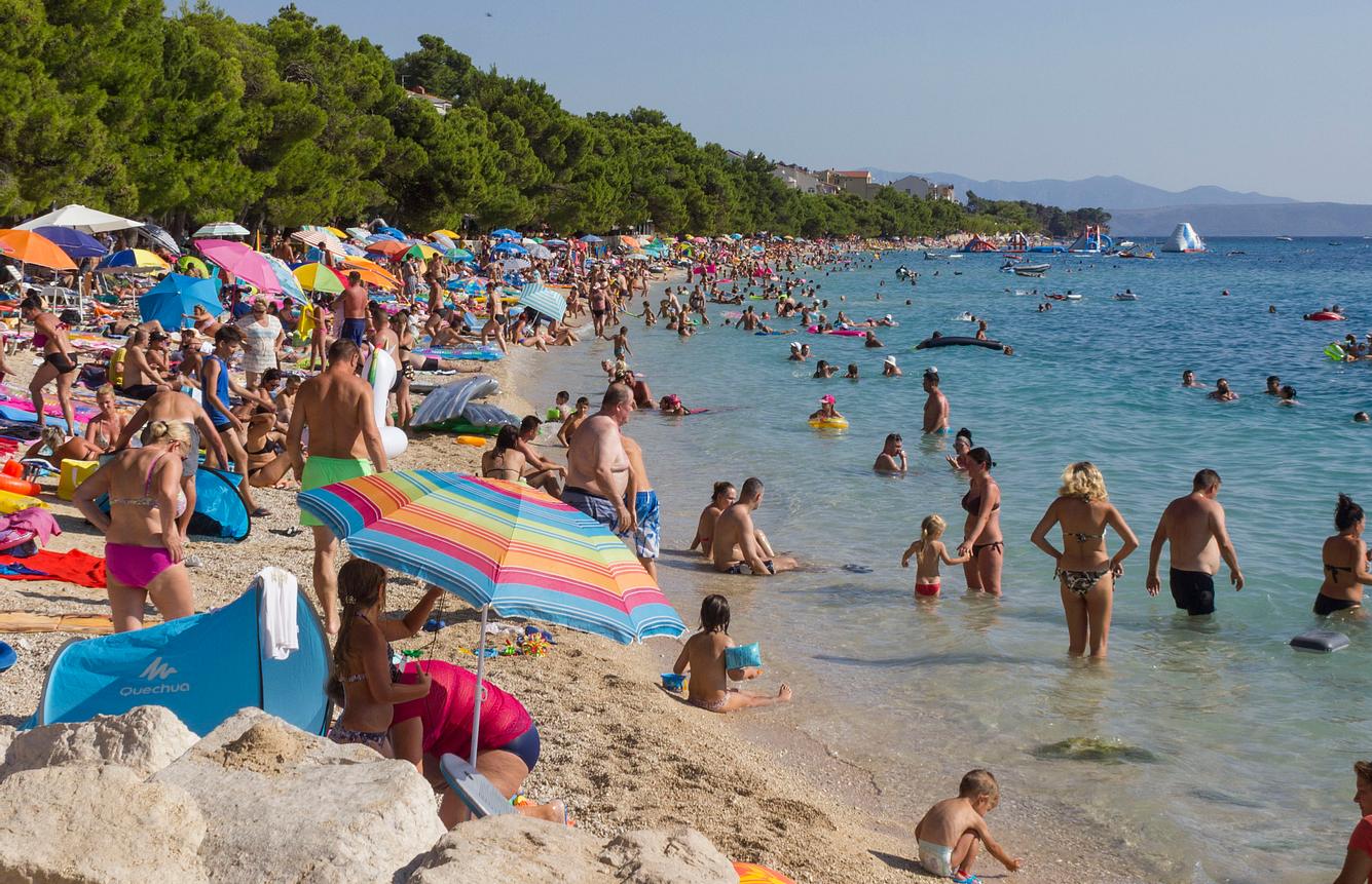 Epidemiologe warnt vor Urlaub in Kroatien - dann wird es richtig peinlich Strand in Kroatien