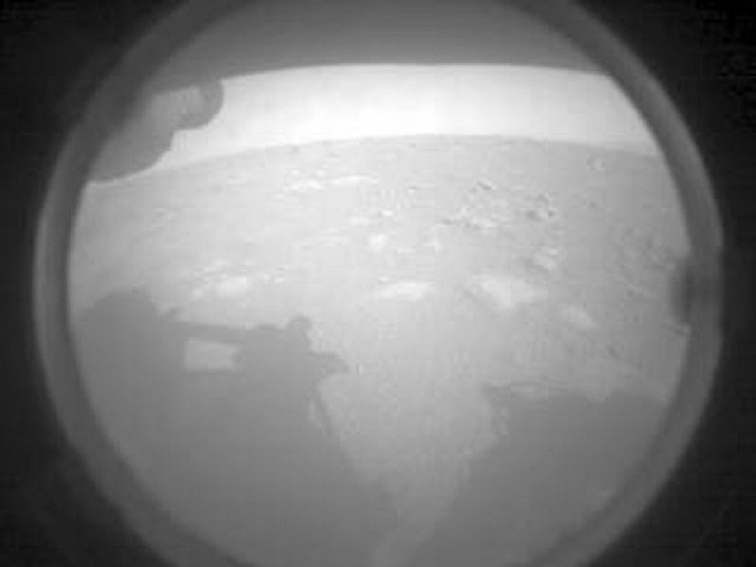 Bild des Mars-Rovers Perseverance von seiner Landestelle
