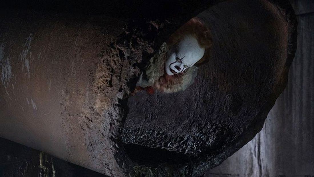 Stephen Kings Es: Neue Szenenbilder zum Pennywise-Remake aufgetaucht