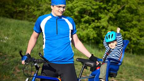 Fahrradhelm Baby - Foto: iStock/zhuzhu