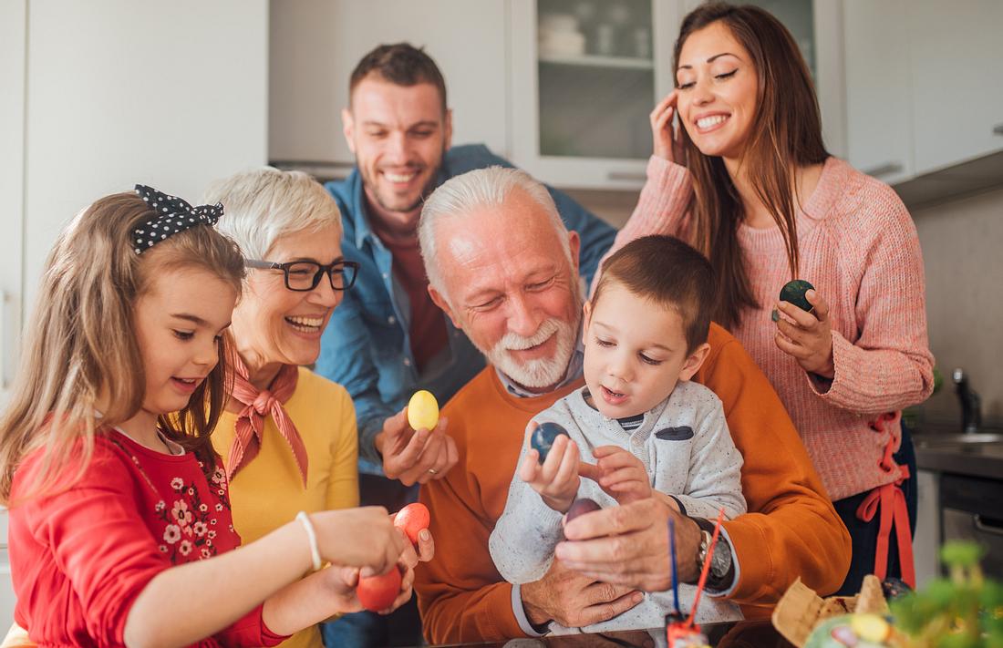 Familie zu Ostern Familie zu Ostern