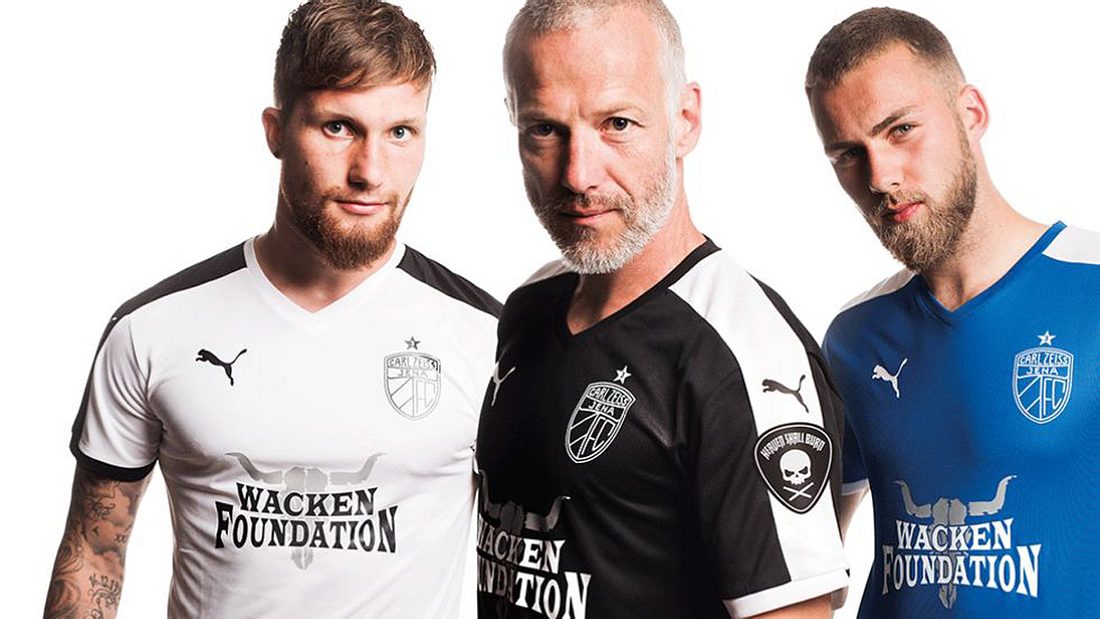 Heaven Shall Burn Logo auf Trikot von Carl Zeiss Jena war EA Games für FIFA 18 vermutlich zu krass Corpus Delicti: EA Games Zensiert Trikot von Carl Zeiss Jena