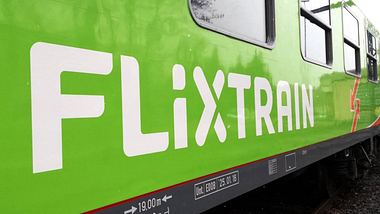 Preisvergleich: Flixtrain deutlich günstiger als Deutsche Bahn - Foto: Flixbus
