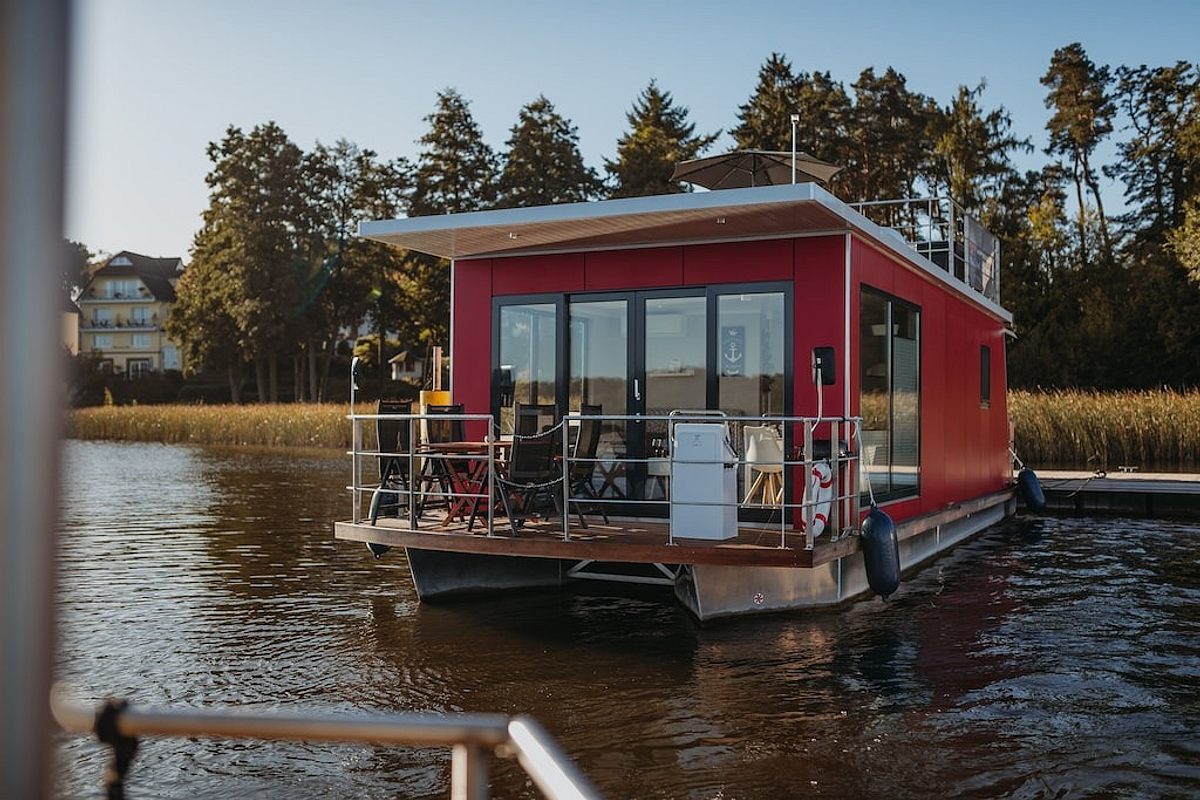 Floating Home am Röblinsee