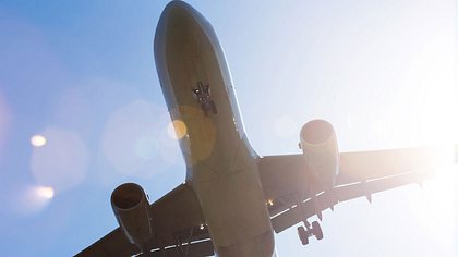 Flugzeug - Foto: iStock / Teka77