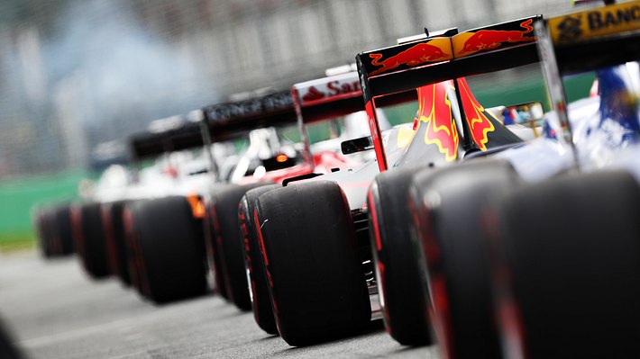 F1-Autos ist Startaufstellung - Foto: Getty Images/Mark Thompson 