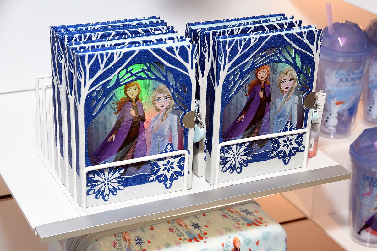 Frozen 2-Merchandising