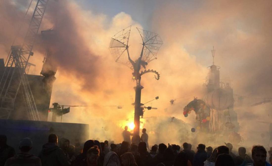 Die Turmbühne auf dem Fusion Festival Die Turmbühne auf dem Fusion Festival