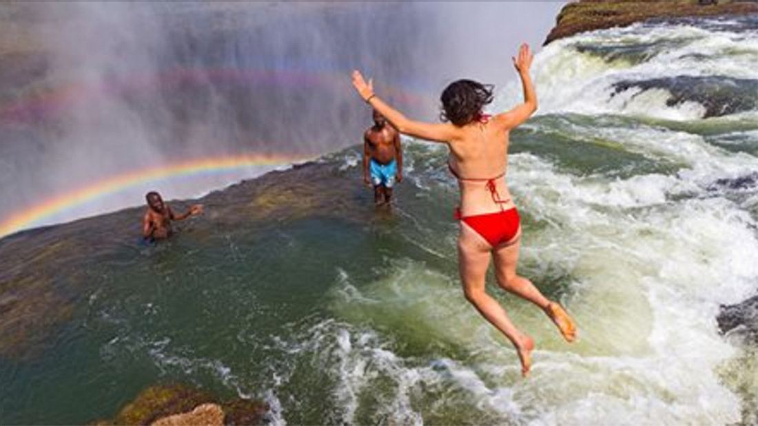 Gefährlichster Pool der Welt: Der Devil's Pool an den Victoriafällen in Sambia Der Devil's Pool an den Victoriafällen in Sambia gilt als gefährlichster Pool der Welt