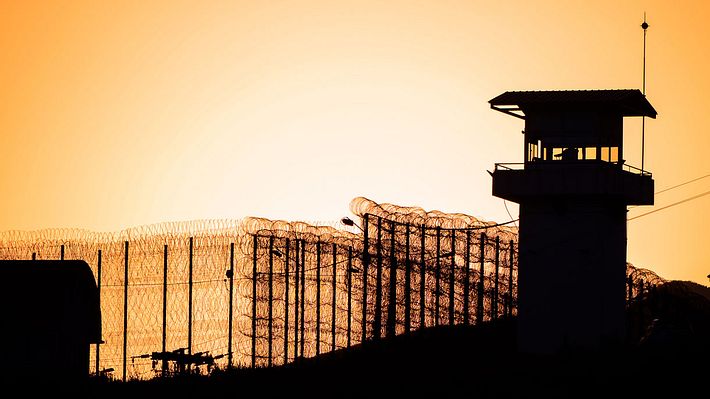 Die perverse Schönheit eines Gefängnises - Foto: iStock / Gatsi