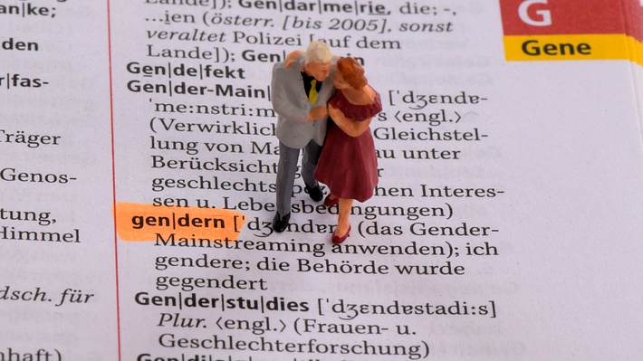 Duden, markierter Eintrag gendern - Foto: IMAGO / MiS