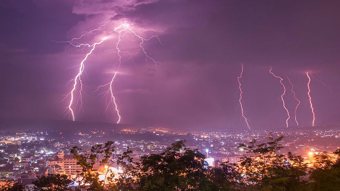 Gewitter-Blitze - Foto: iStock / SPmemory