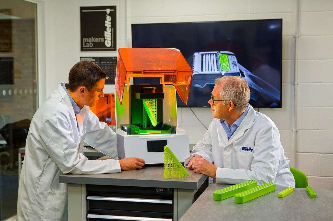 Männer im Innovationszentrum von Gillette Männer im Innovationszentrum von Gillette