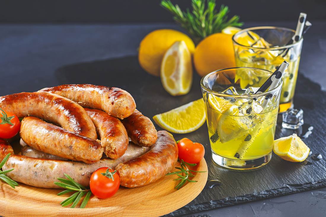 Bratwurst mit Gin-Tonic-Aroma Bratwurst mit Gin-Tonic-Aroma