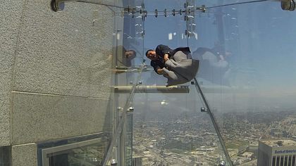 Skyslide: Irre Glasrutsche auf Wolkenkratzer in L.A - Foto: Screenshot YouTube /  Jimmy Kimmel Live