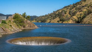 Die Glory Hole im Lake Berryessa  - Foto: iStock / fusaromike