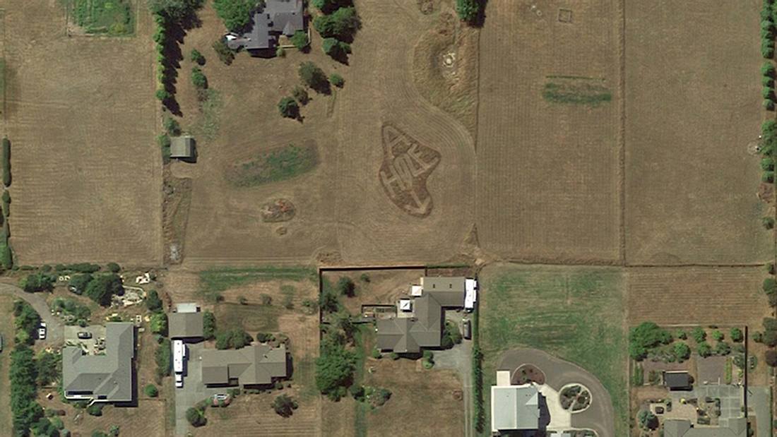 Arschloch auf Google Earth: Ein erboster Farmer beledigte seinen Nachbarn via Satellitenbild