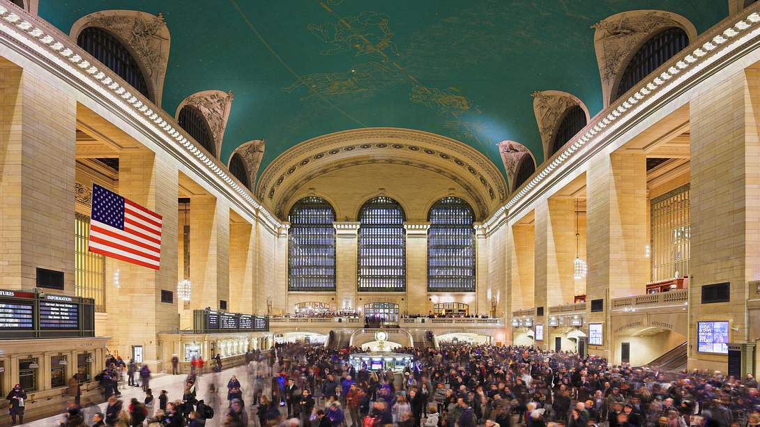 Überfüllte Grand Central Station - Foto: iStock / S. Greg Panosian