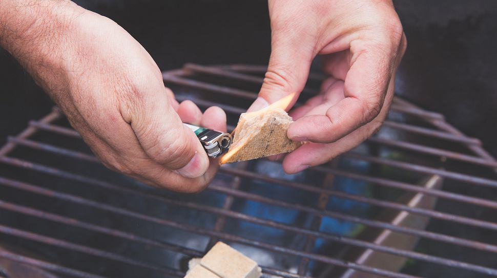 Grillanzünder - Foto: iStock / FotoCuisinette