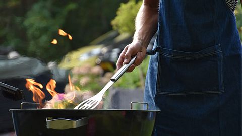 Diese Grillschürzen machen dich zum absoluten Grillprofi - Foto: Unsplash/Vincent Keiman