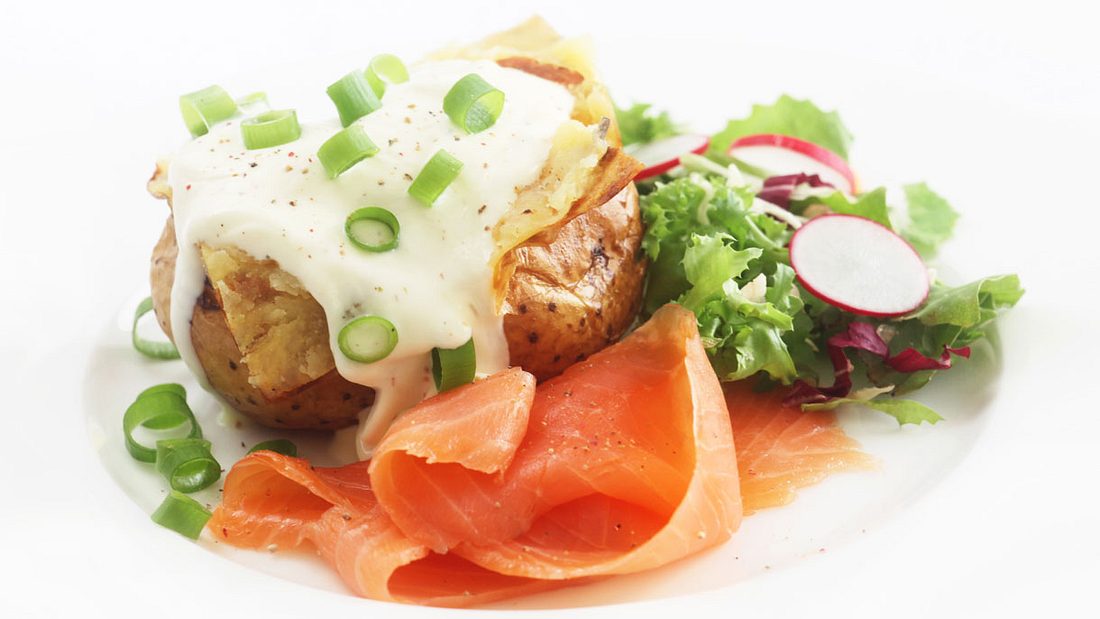 Folienkartoffel mit Lachs und Lauch Grillkartoffel mit Lachs und Lauch