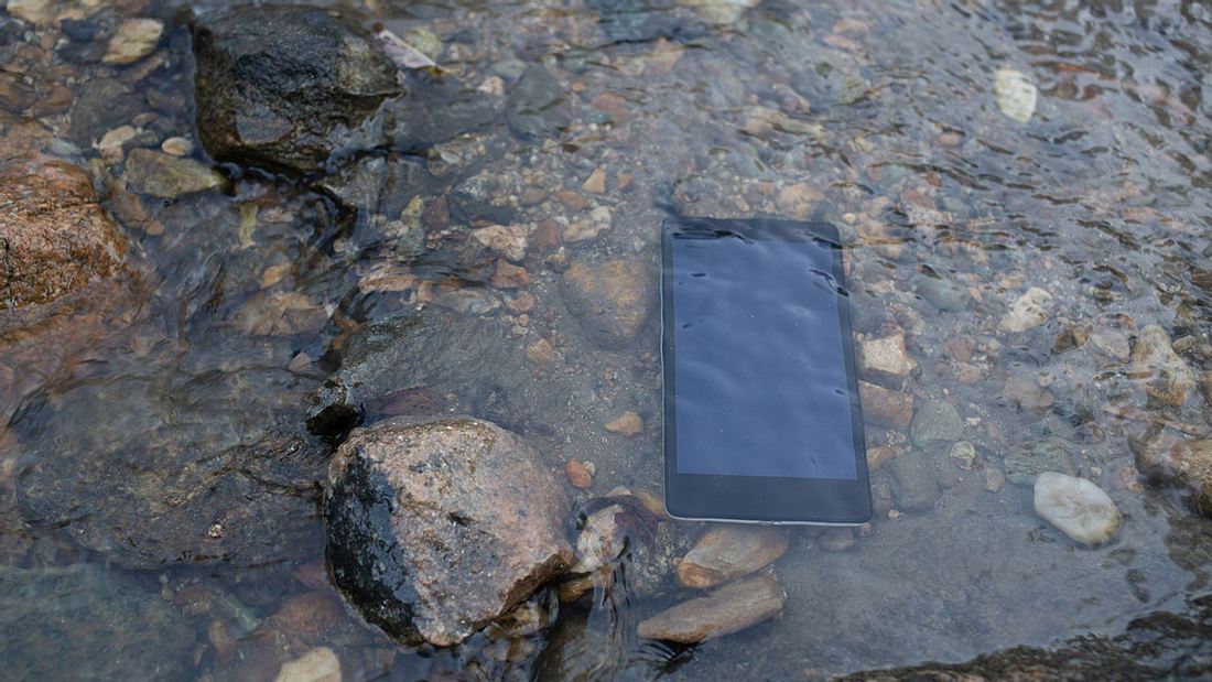 Handy unter Wasser Handy unter Wasser