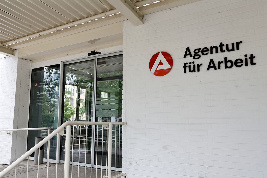 Hartz IV-Sätze sollen deutlich steigen Filiale der Agentur für Arbeit