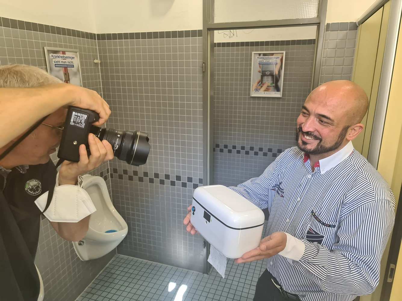 Hasan Aydogan mit seiner Erfindung Hasan Aydogan mit seiner Erfindung