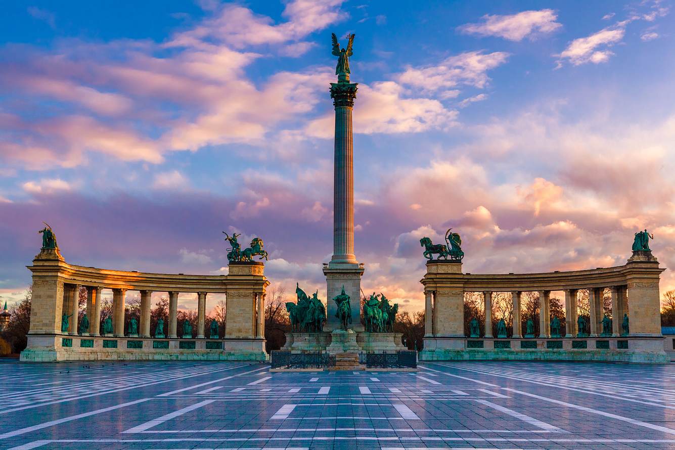 Heldenplatz in Budapest Heldenplatz in Budapest