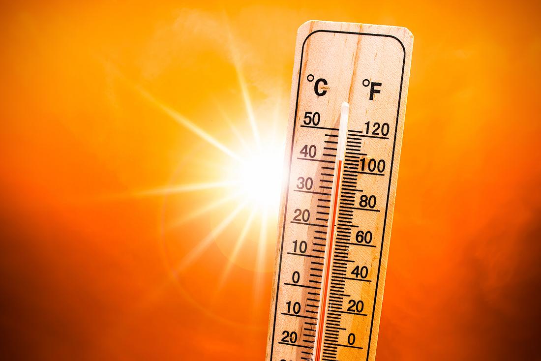 Thermometer mit Temperaturen um 40 Grad Celsius