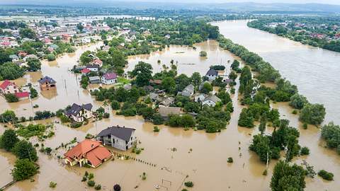 Hochwasser - Foto: iStock / Bilanol