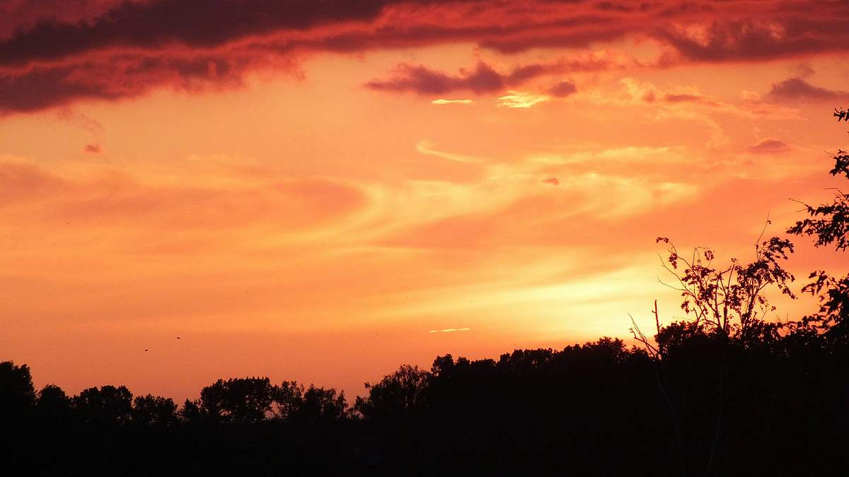 Rot gefärbter Himmel