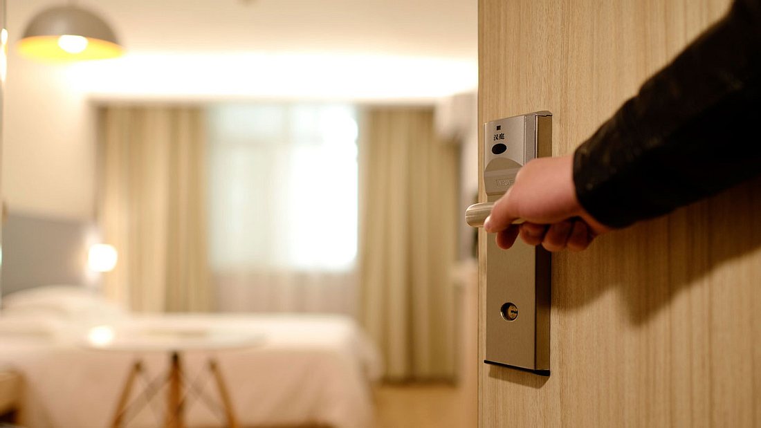 Hotelzimmer können oftmals für Ärger sorgen (Symbolfoto). Hotelzimmer können oftmals für Ärger sorgen (Symbolfoto).