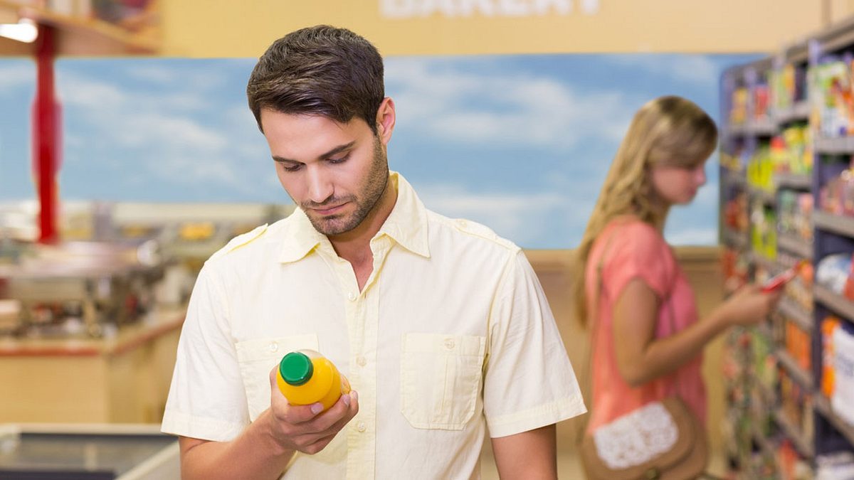 Darf man im Supermarkt schon vor dem Bezahlen trinken? (Symbolfoto).