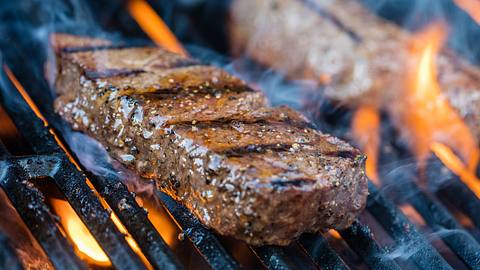 Sirloin-Steak grillen: So gelingt das noble Fleisch auf dem Grill