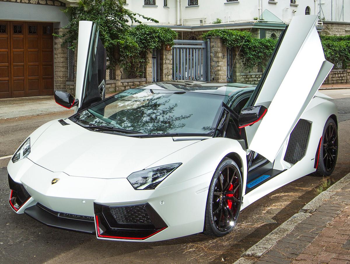 Lamborghini Aventador LP 700-4